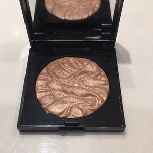 Laura mercier highlighter